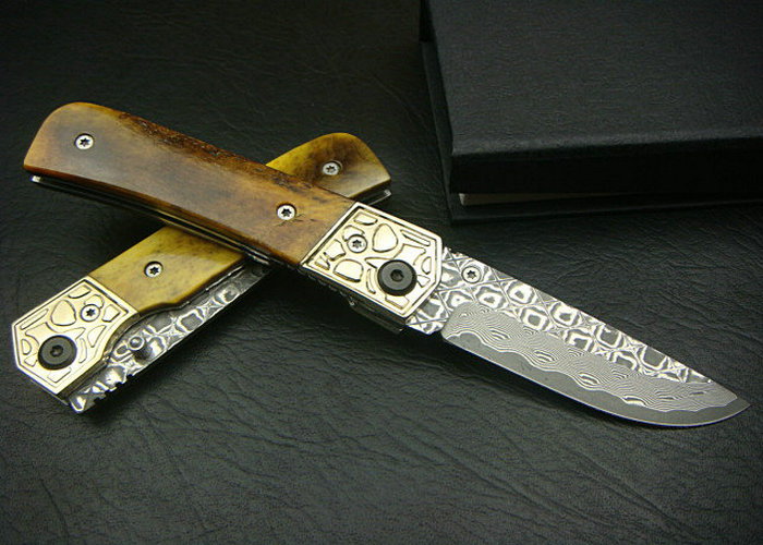 OEM Damascus Steel Treasure Knife Gift Knife with Ox Bone Handle UDTEK01212 